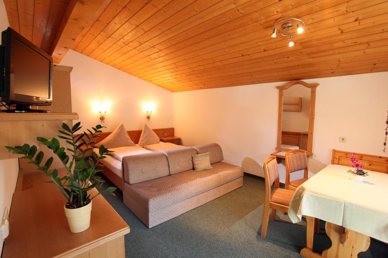 Gaestehaus Roland Kirchberg in Tirol Eksteriør bilde